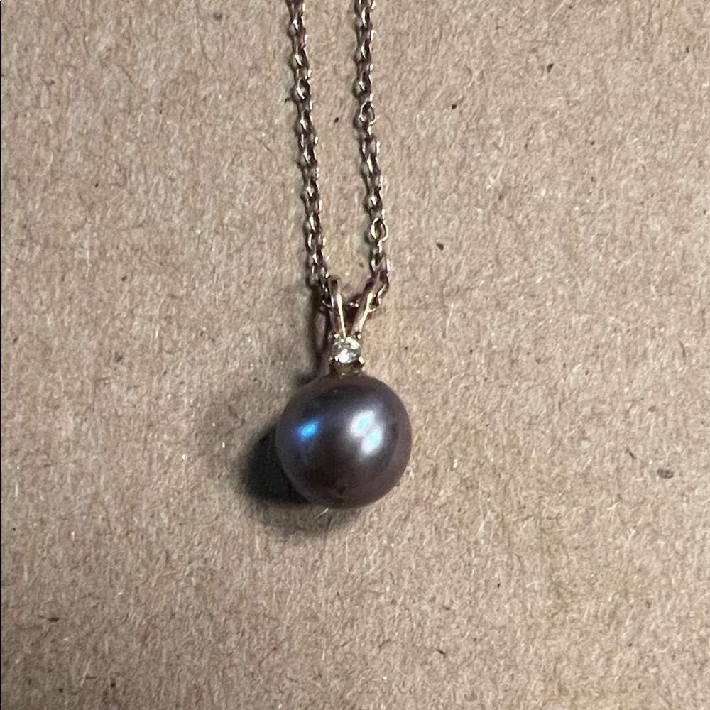 Elegant Pearl Pendant Necklace